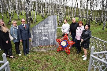 Работники АО «Златмаш» посетили мемориал на Уржумке
