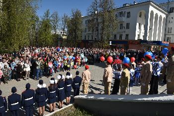 Череда мероприятий ко Дню Победы в АО «Златмаш» завершилась митингом и салютом